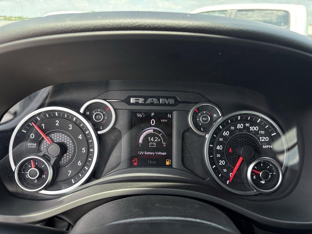 RAM 1500 Big Horn Crew Cab SWB 4WD 2026