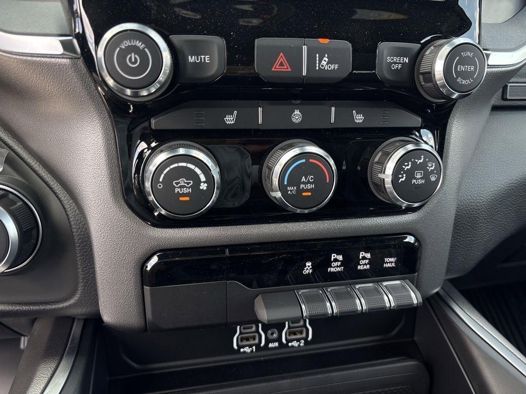RAM 1500 Big Horn Crew Cab SWB 4WD 2026