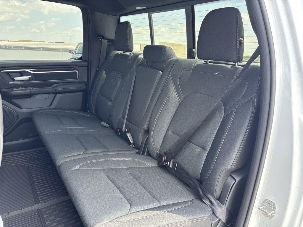 RAM 1500 Big Horn Crew Cab SWB 4WD 2026