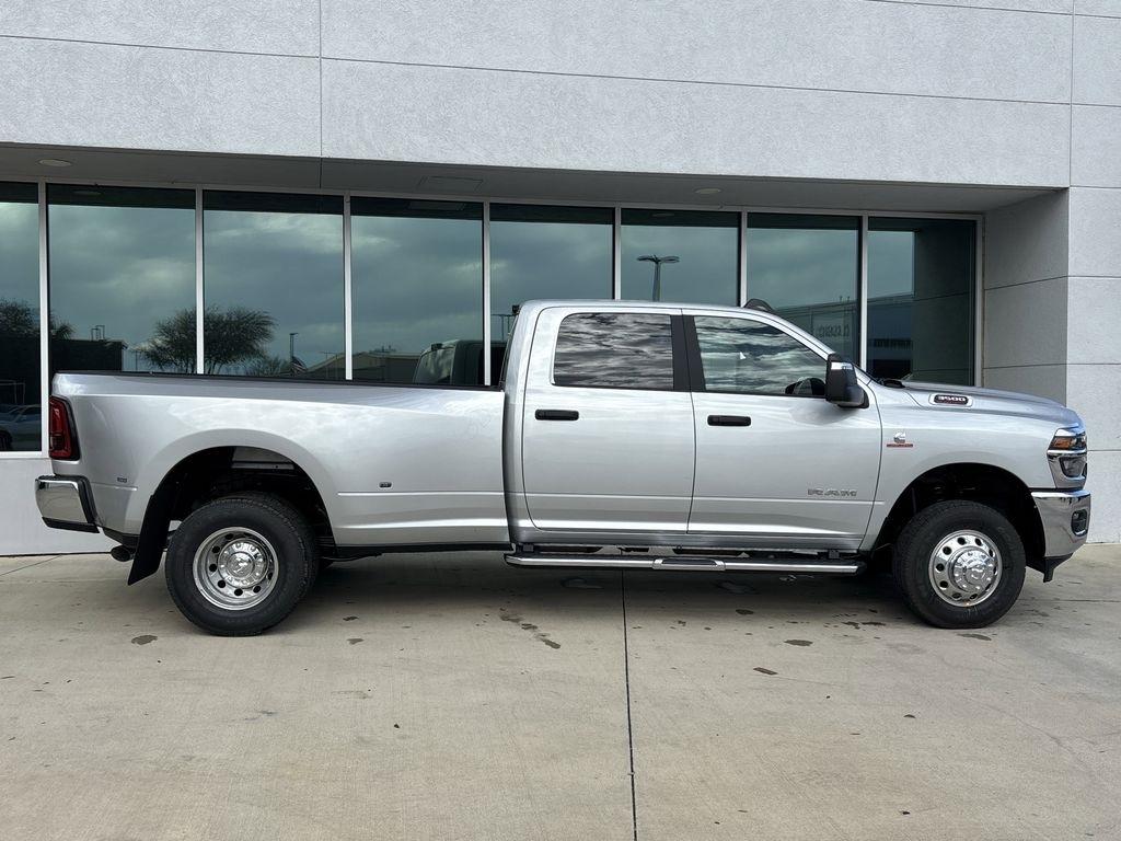 RAM 3500 Big Horn Crew Cab LWB 4WD DRW 2026