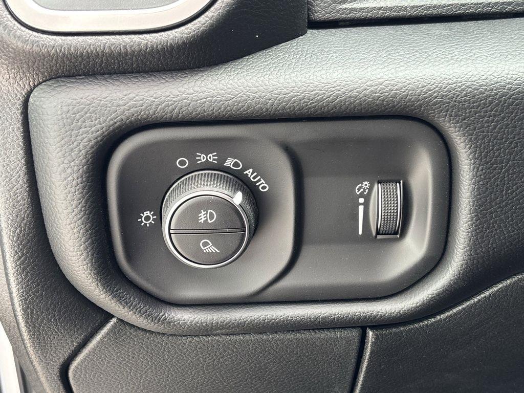 RAM 3500 Big Horn Crew Cab LWB 4WD DRW 2026