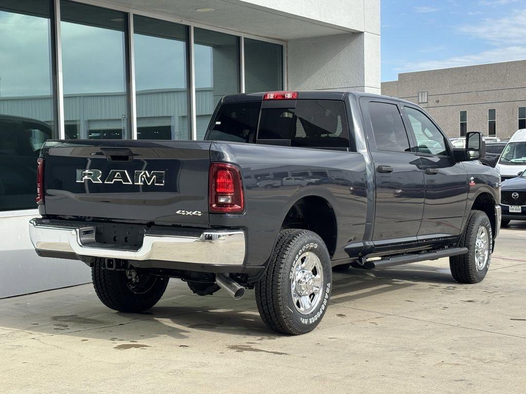 RAM 2500 Tradesman Crew Cab 4WD 2026