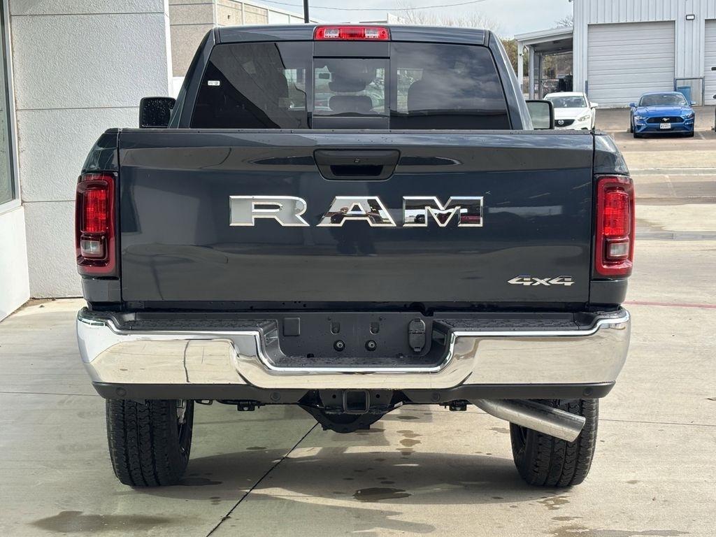 RAM 2500 Tradesman Crew Cab 4WD 2026
