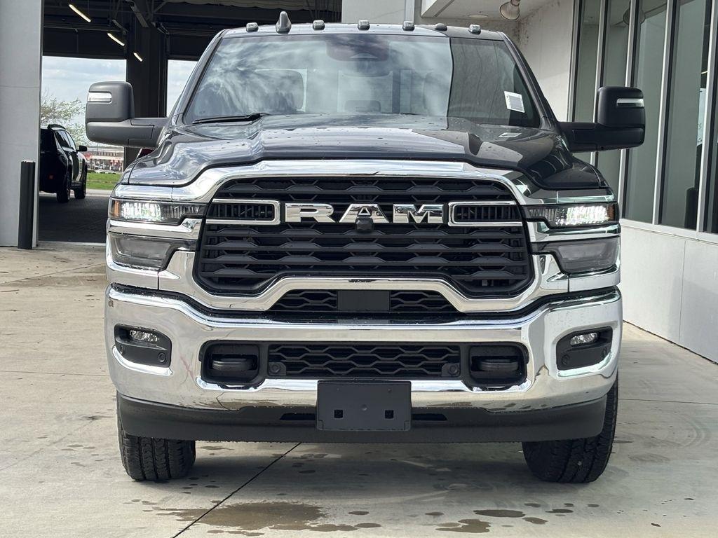 RAM 2500 Tradesman Crew Cab 4WD 2026