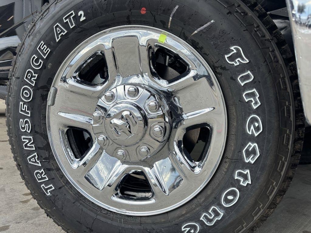 RAM 2500 Tradesman Crew Cab 4WD 2026