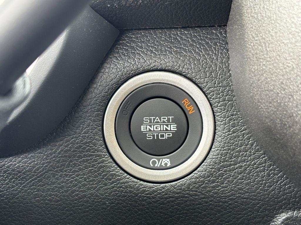 RAM 2500 Tradesman Crew Cab 4WD 2026