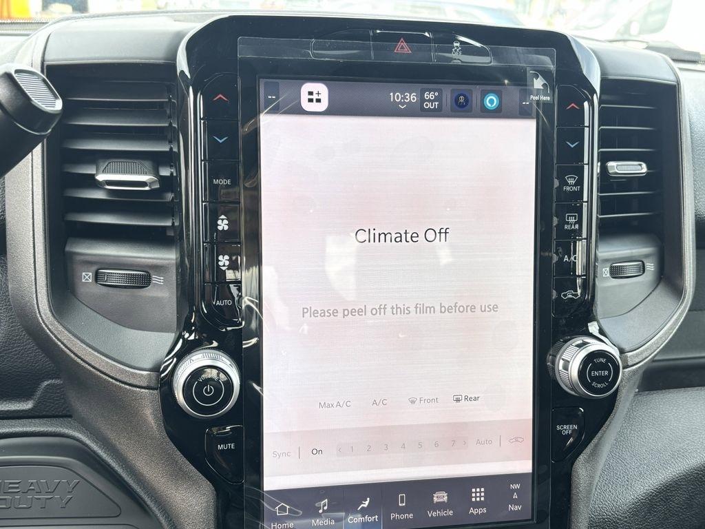 RAM 2500 Tradesman Crew Cab 4WD 2026