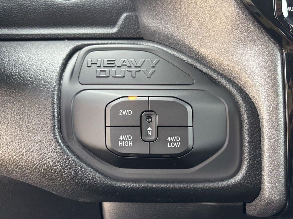 RAM 2500 Tradesman Crew Cab 4WD 2026