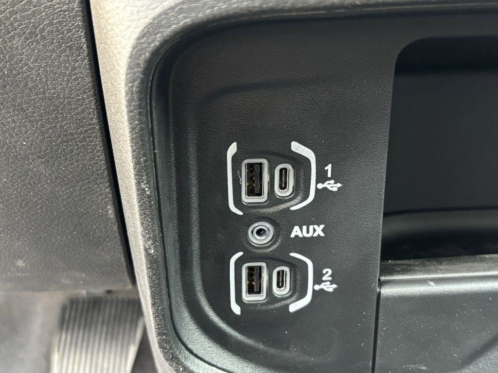 RAM 2500 Tradesman Crew Cab 4WD 2026