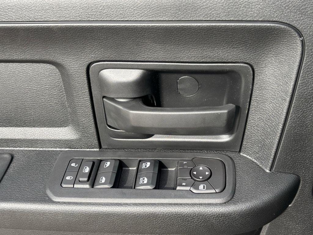 RAM 2500 Tradesman Crew Cab 4WD 2026