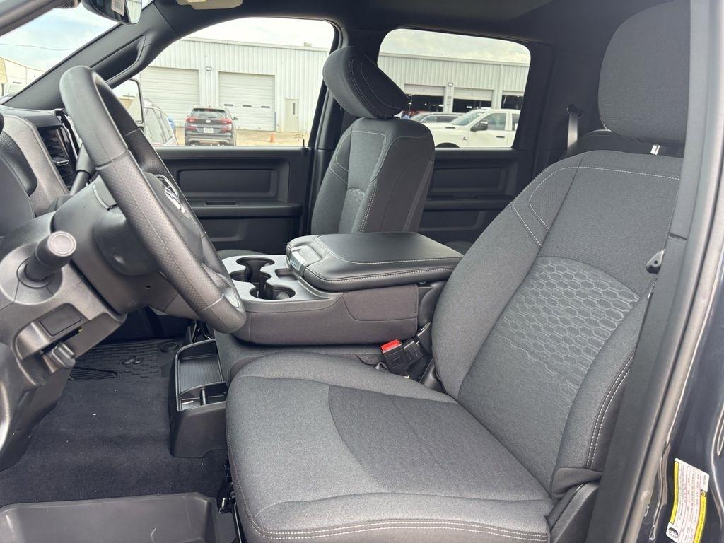 RAM 2500 Tradesman Crew Cab 4WD 2026