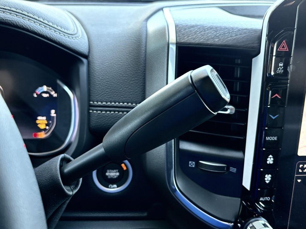 RAM 2500 Laramie Mega Cab 4WD 2026