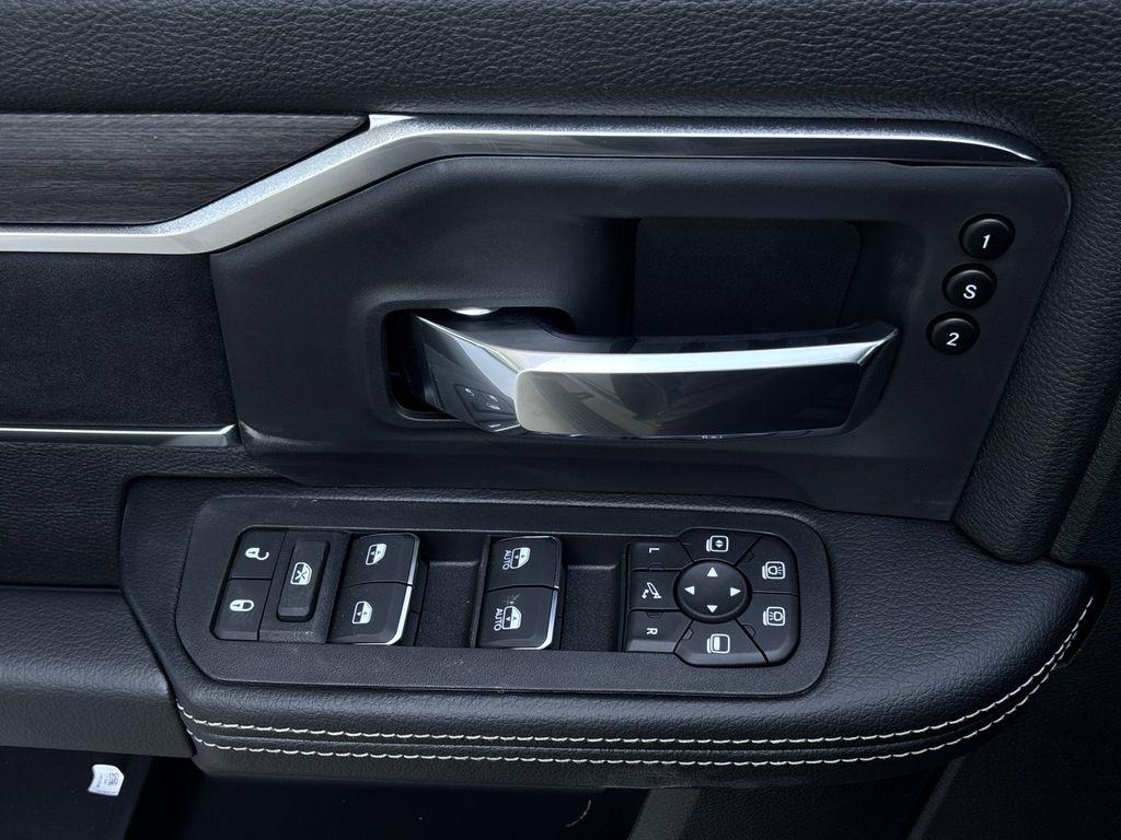 RAM 2500 Laramie Mega Cab 4WD 2026