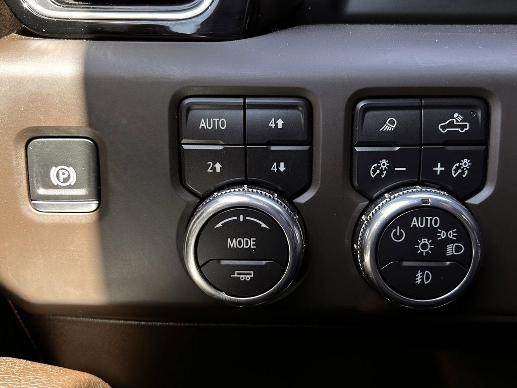 GMC Sierra 1500 Denali Crew Cab Short Box 4WD 2024