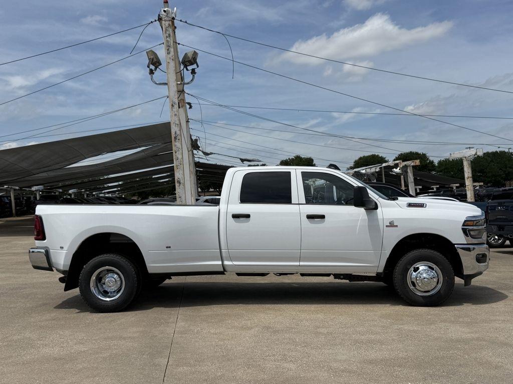 RAM 3500 Tradesman Crew Cab 4WD DRW 2026