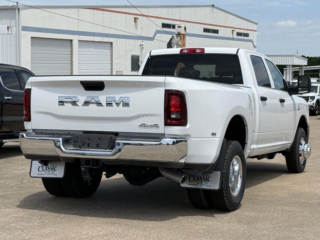 RAM 3500 Tradesman Crew Cab 4WD DRW 2026