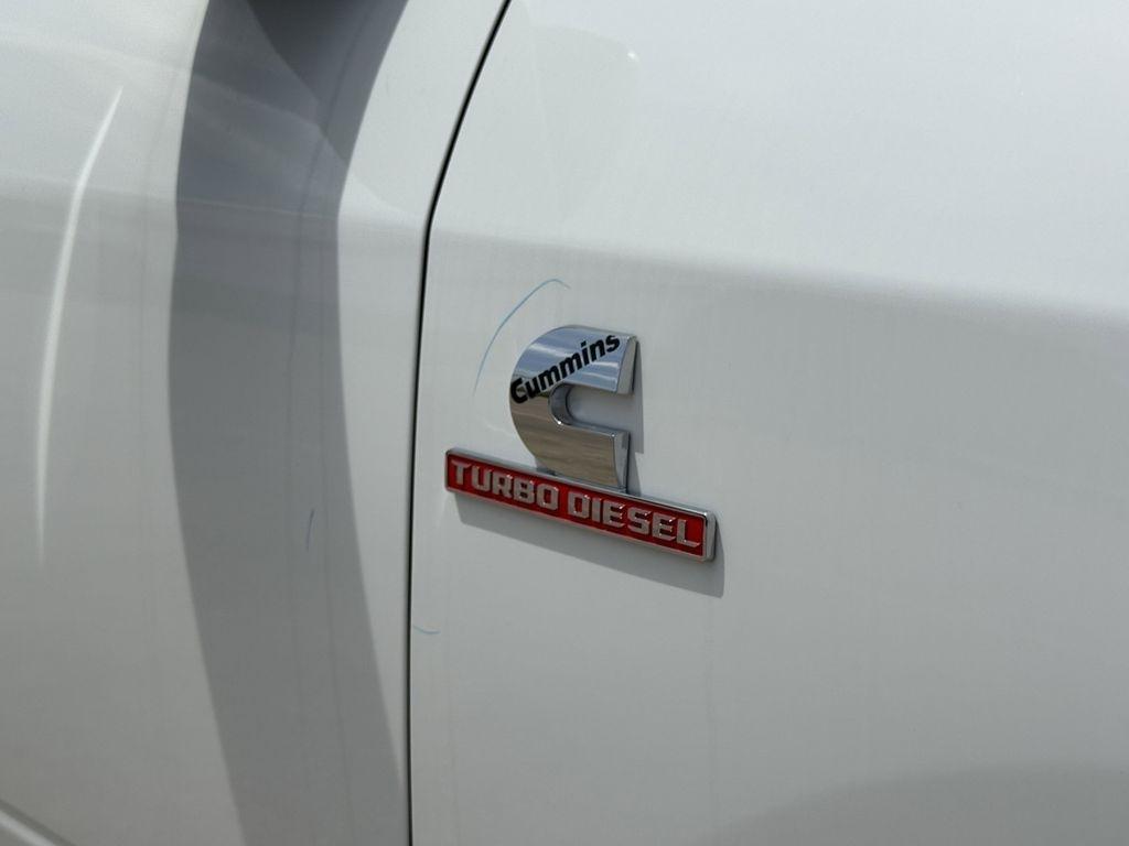 RAM 3500 Tradesman Crew Cab 4WD DRW 2026