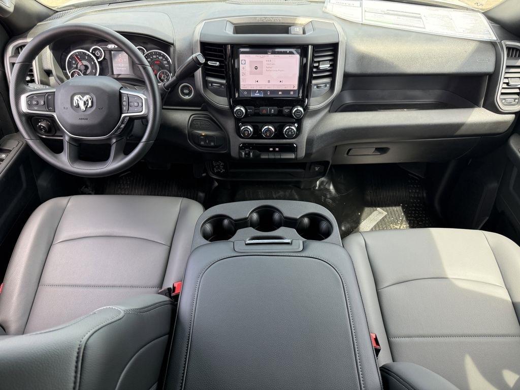 RAM 3500 Tradesman Crew Cab 4WD DRW 2026