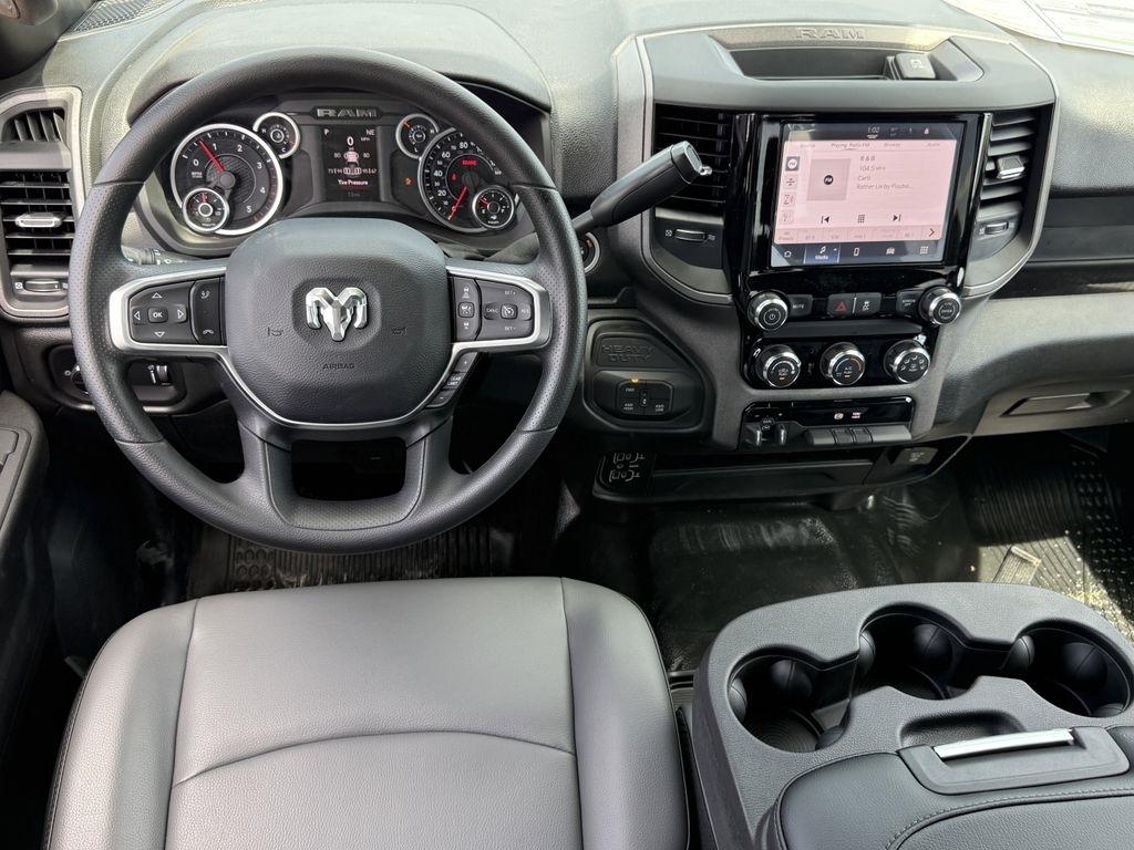 RAM 3500 Tradesman Crew Cab 4WD DRW 2026