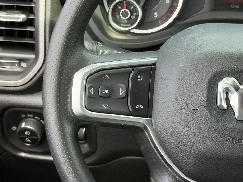 RAM 3500 Tradesman Crew Cab 4WD DRW 2026