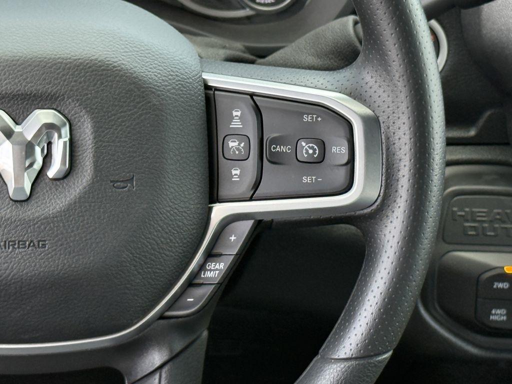 RAM 3500 Tradesman Crew Cab 4WD DRW 2026