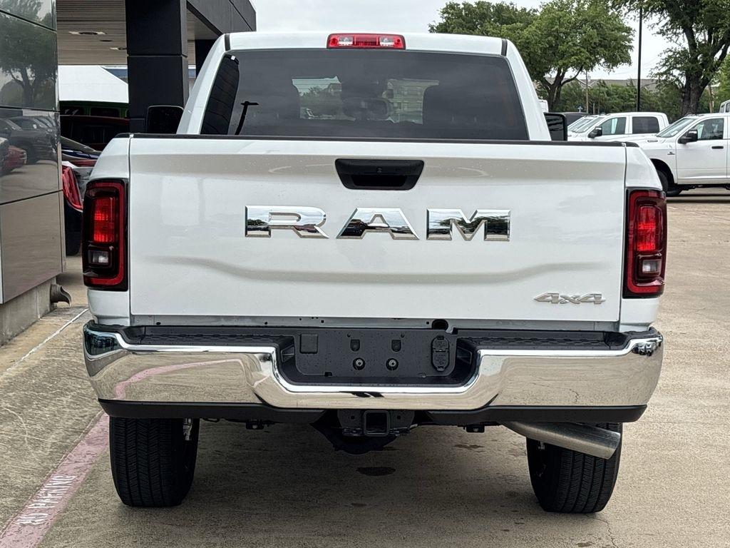 RAM 2500 Tradesman Crew Cab 4WD 2026