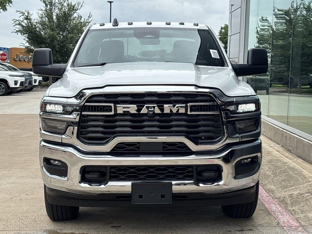 RAM 2500 Tradesman Crew Cab 4WD 2026