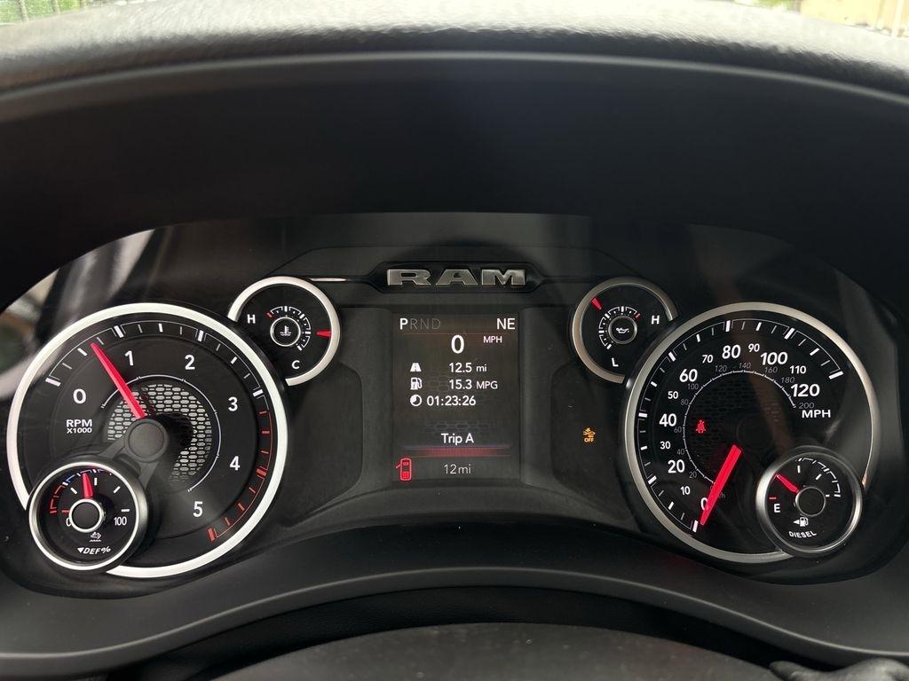 RAM 2500 Tradesman Crew Cab 4WD 2026