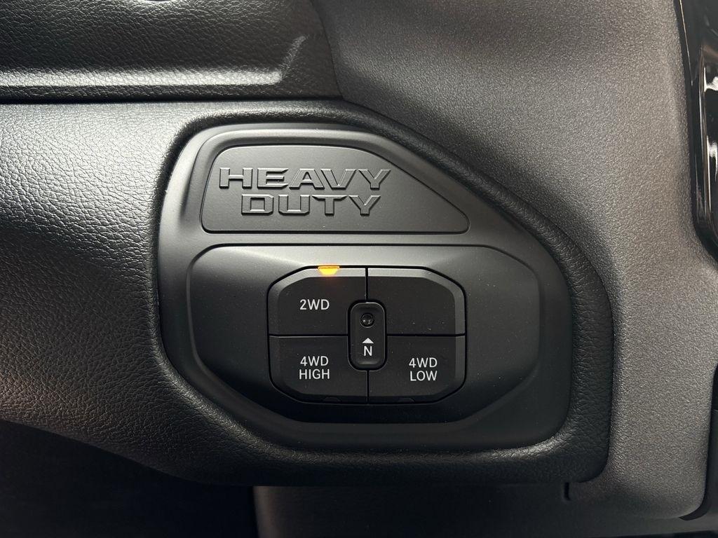 RAM 2500 Tradesman Crew Cab 4WD 2026