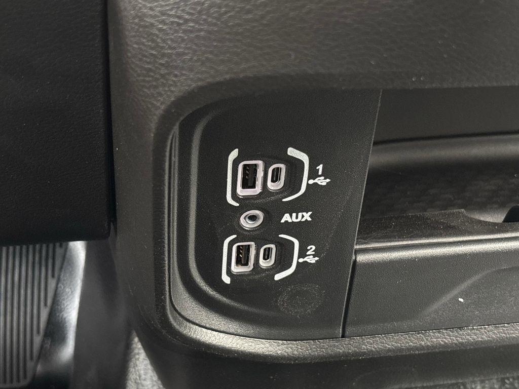 RAM 2500 Tradesman Crew Cab 4WD 2026