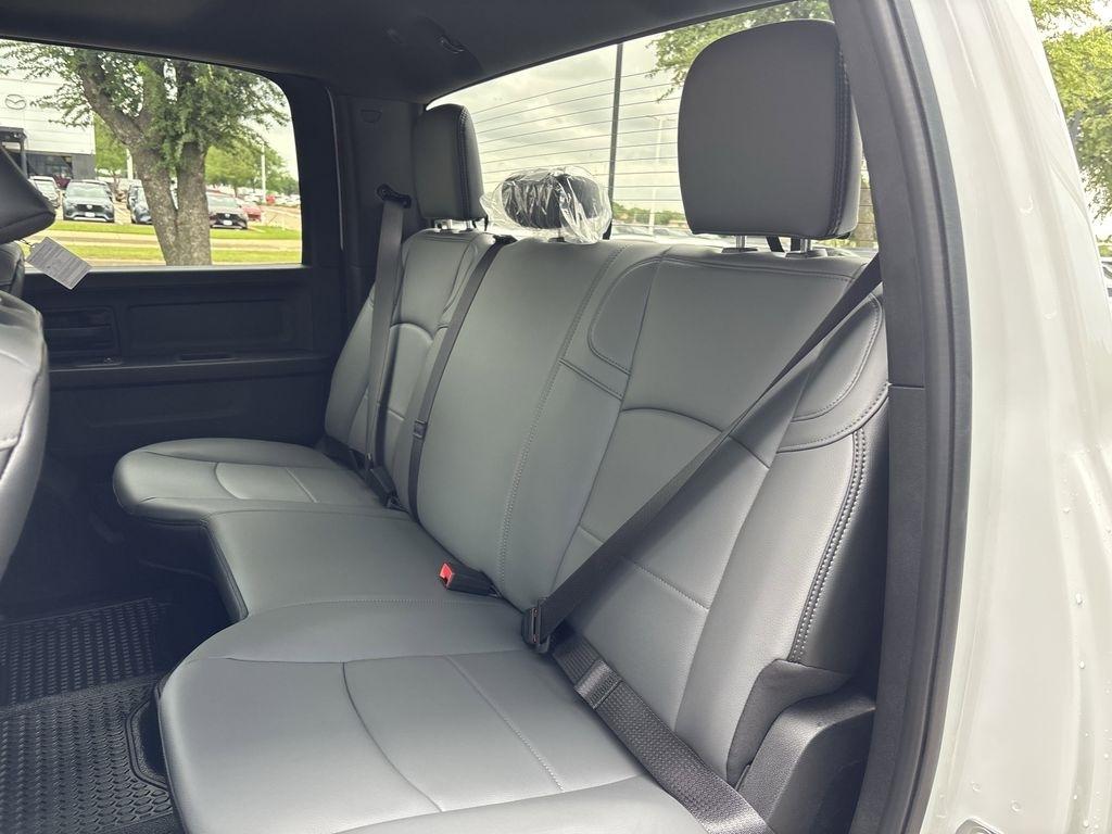 RAM 2500 Tradesman Crew Cab 4WD 2026