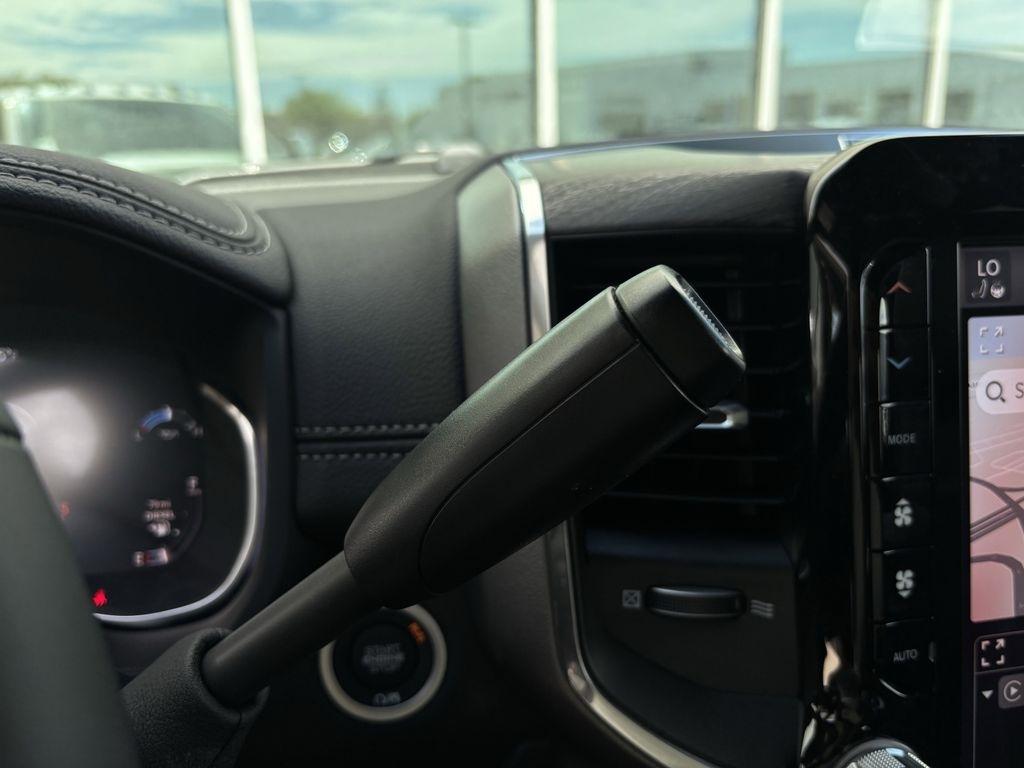 RAM 2500 Laramie Crew Cab 4WD 2026