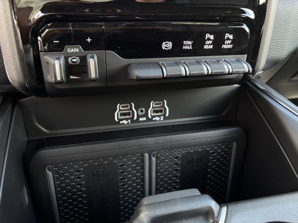 RAM 2500 Laramie Crew Cab 4WD 2026