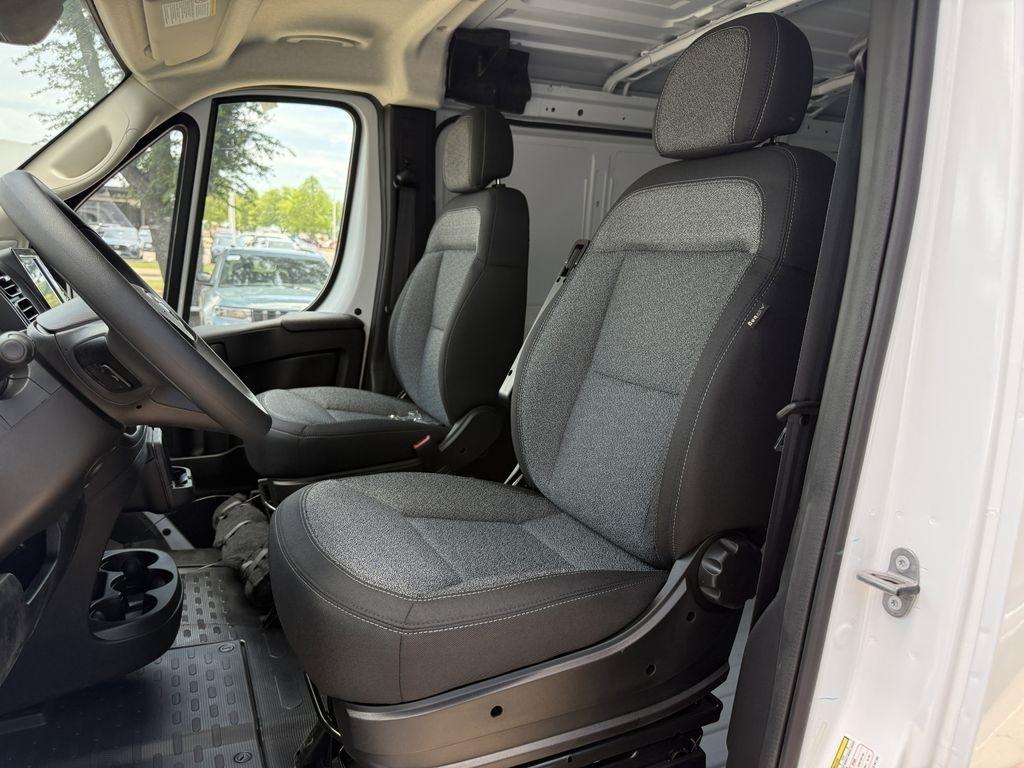 RAM Promaster 1500 Low Roof 136-in. WB 2026
