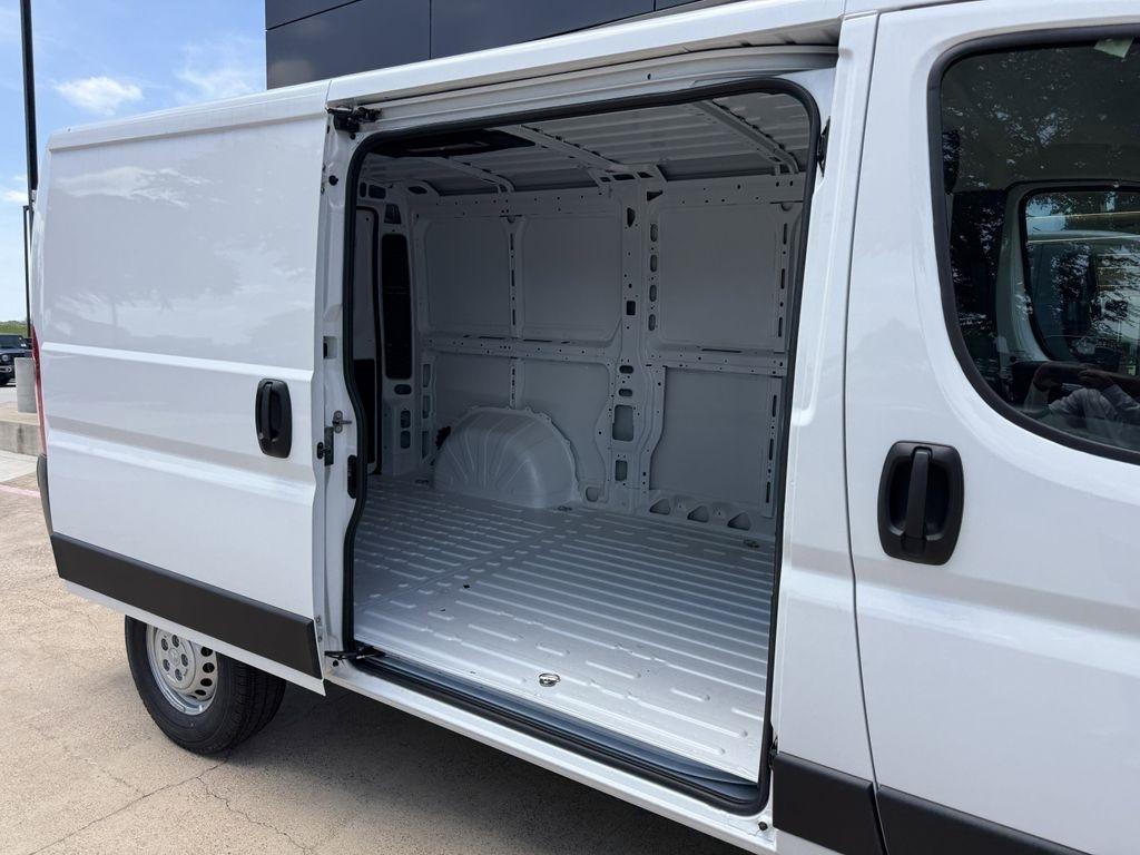 RAM Promaster 1500 Low Roof 136-in. WB 2026