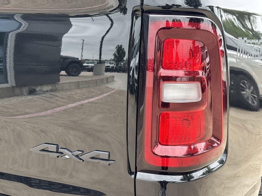 RAM 1500 Tradesman Crew Cab SWB 4WD 2026