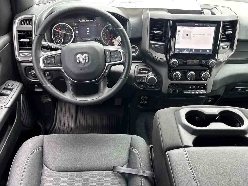 RAM 1500 Tradesman Crew Cab SWB 4WD 2026