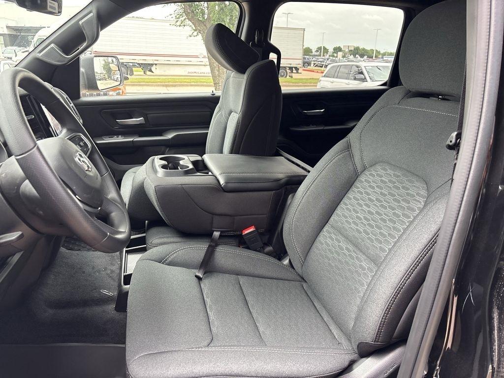 RAM 1500 Tradesman Crew Cab SWB 4WD 2026
