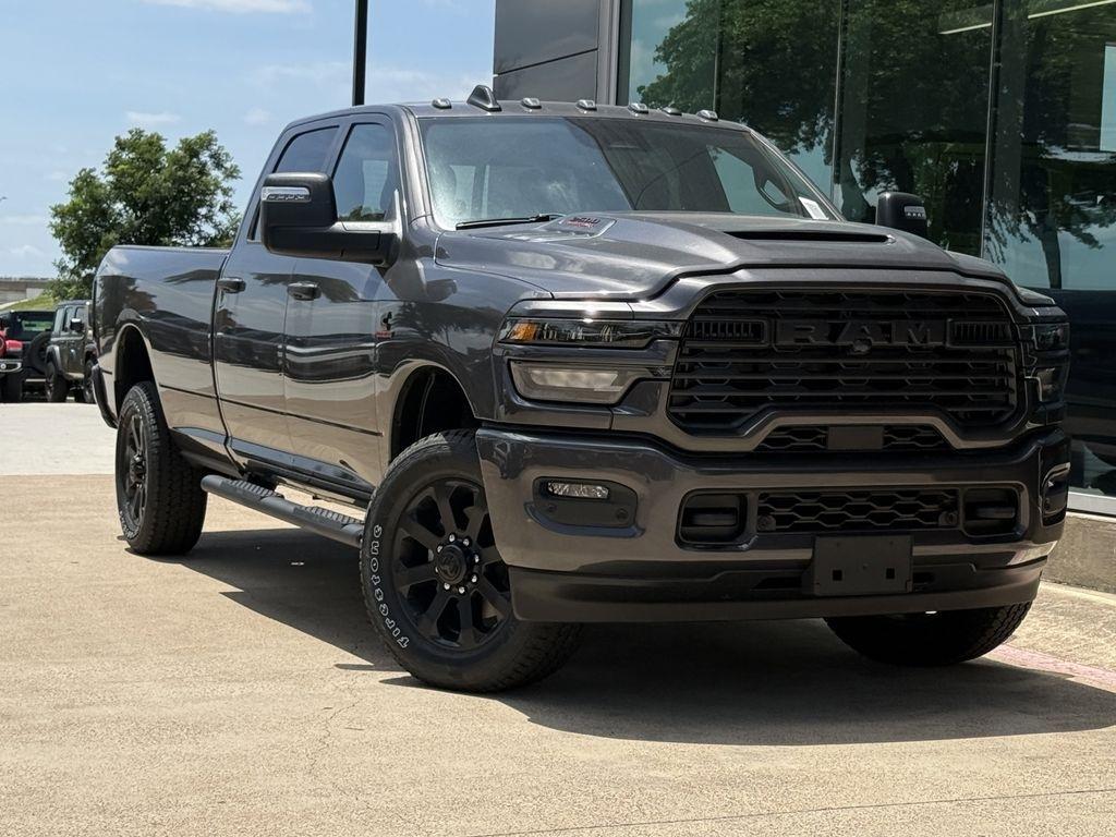 RAM 2500 Tradesman Crew Cab 4WD 2026