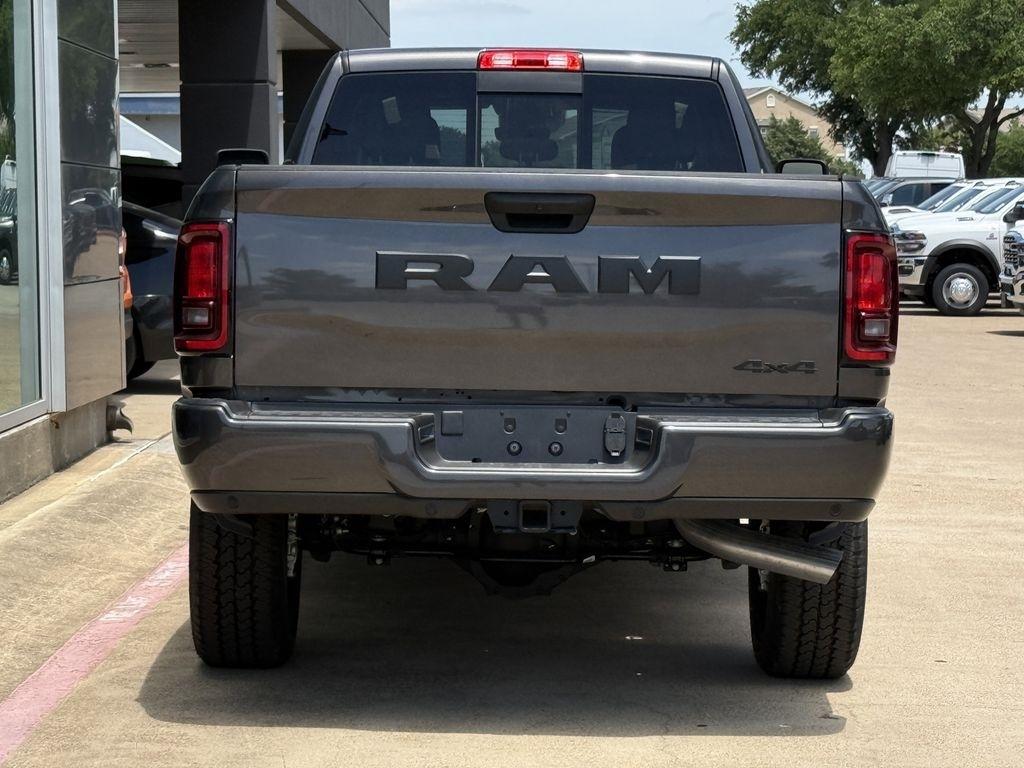 RAM 2500 Tradesman Crew Cab 4WD 2026