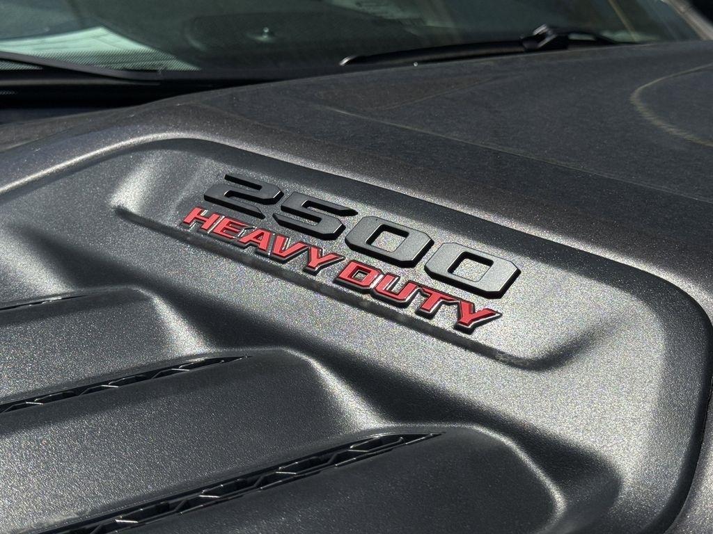 RAM 2500 Tradesman Crew Cab 4WD 2026