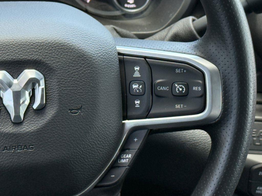 RAM 2500 Tradesman Crew Cab 4WD 2026