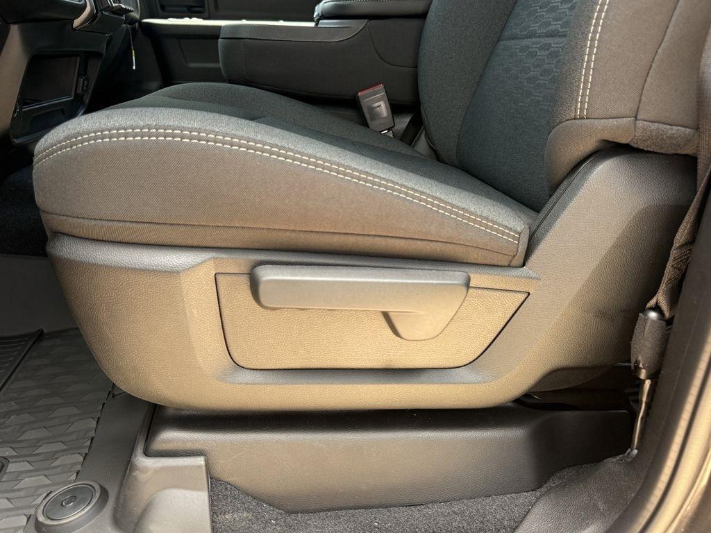 RAM 2500 Tradesman Crew Cab 4WD 2026
