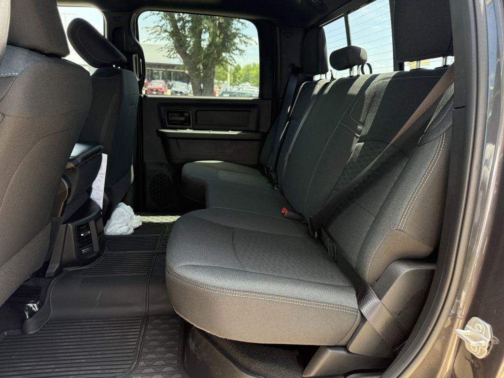 RAM 2500 Tradesman Crew Cab 4WD 2026