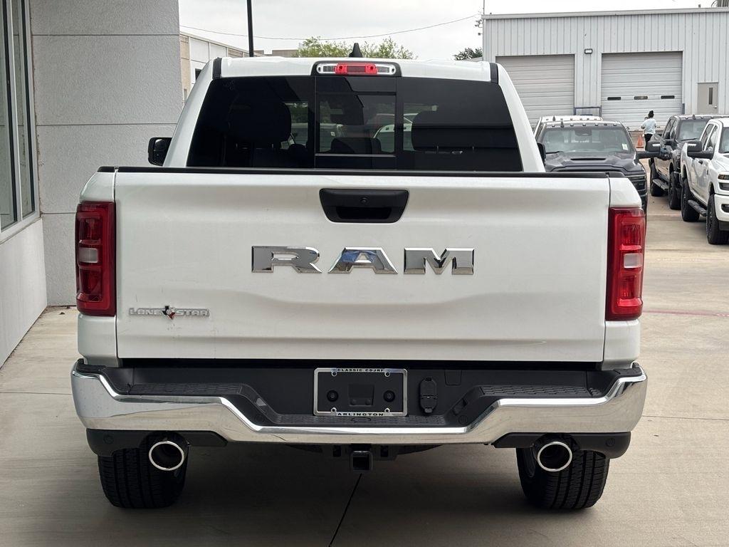 RAM 1500 Lone Star Crew Cab SB 2WD 2026