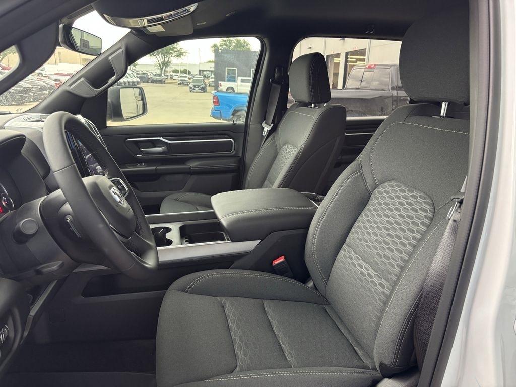 RAM 1500 Lone Star Crew Cab SB 2WD 2026