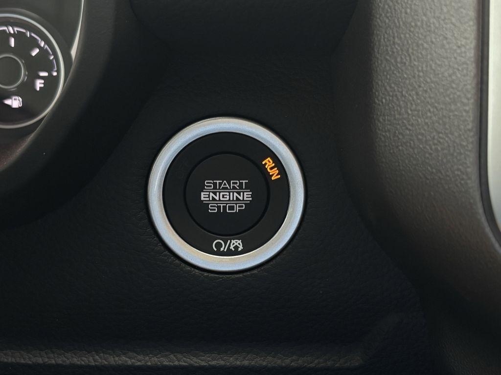 RAM 1500 Lone Star Crew Cab SB 2WD 2026