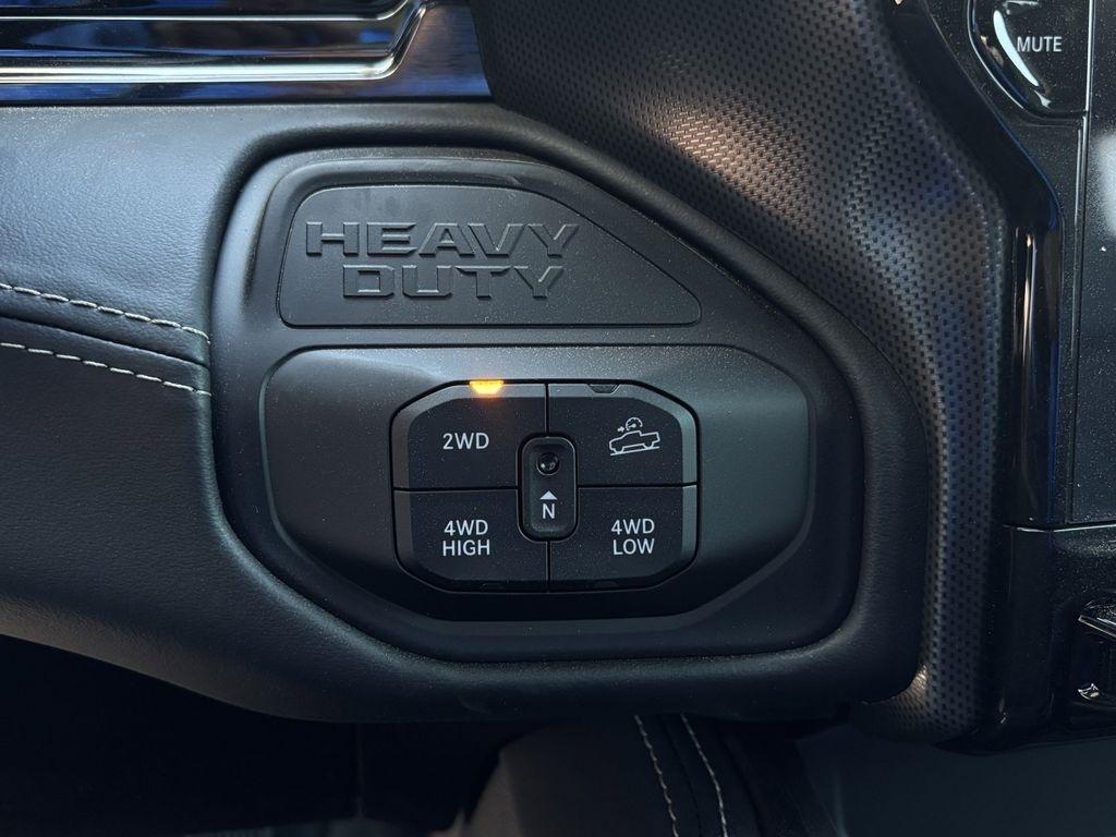 RAM 2500 Limited Mega Cab 4WD 2026