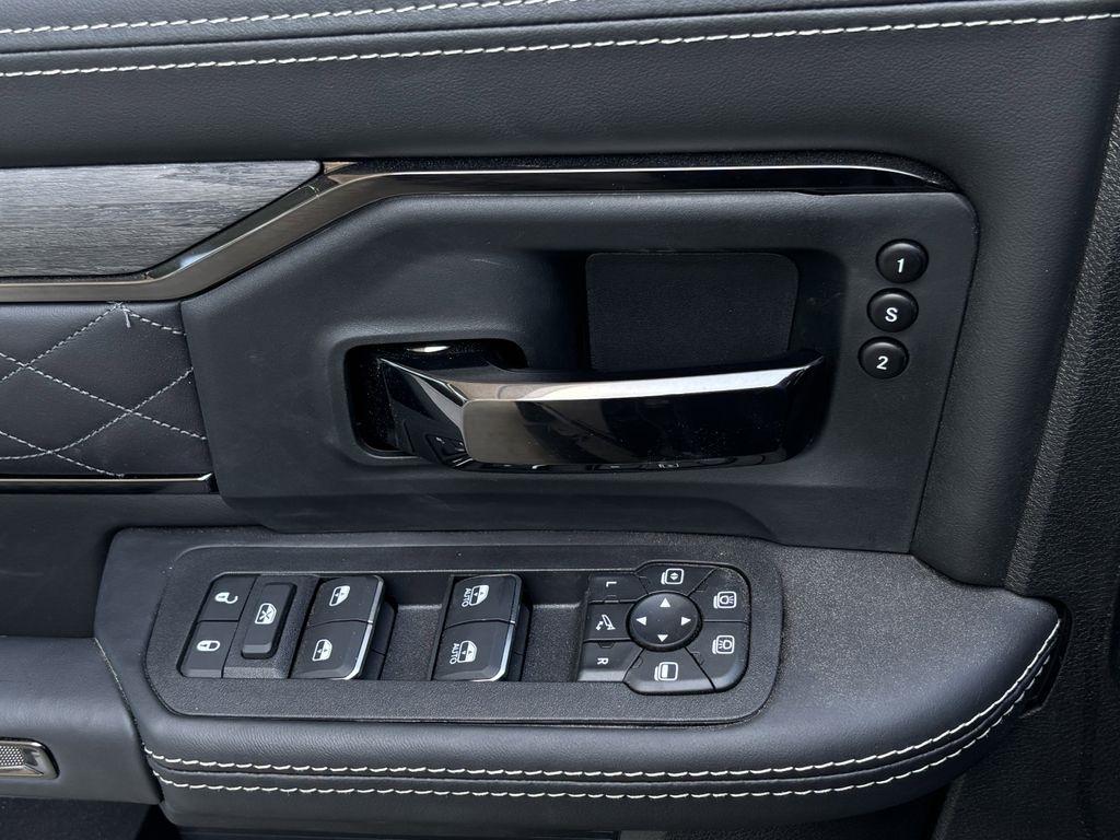 RAM 2500 Limited Mega Cab 4WD 2026