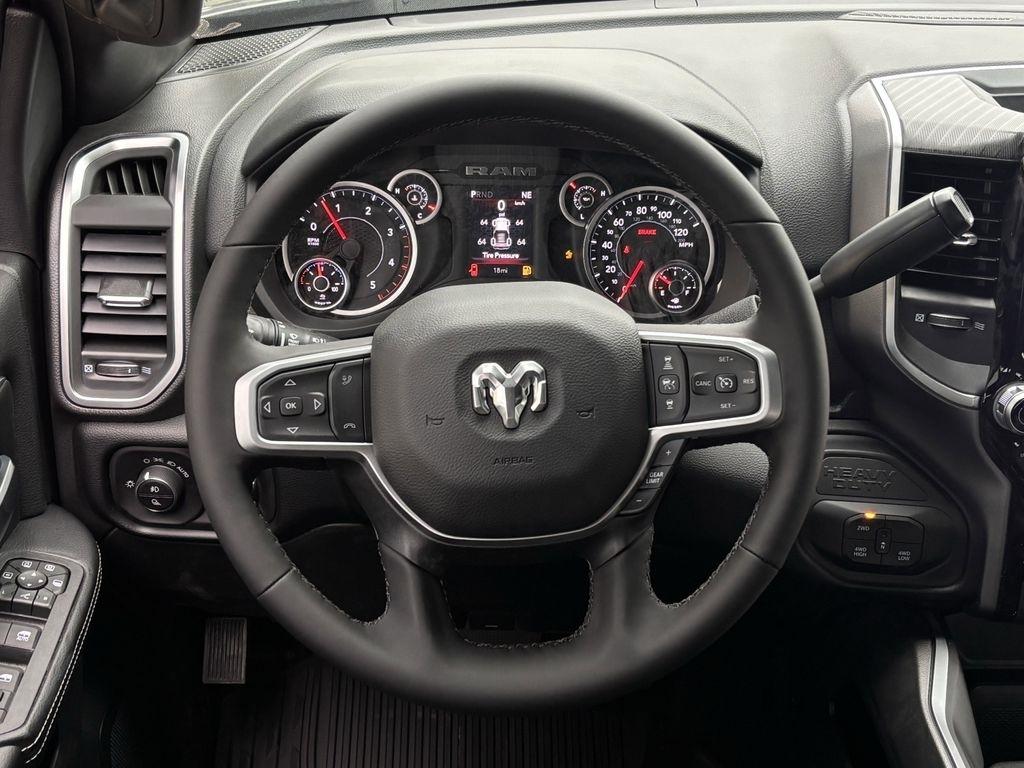 RAM 2500 Big Horn Crew Cab 4WD 2026